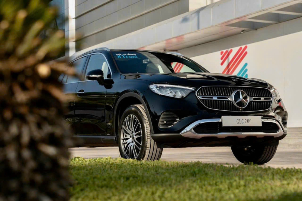 Giá Mercedes GLC 200 4MATIC Lăn Bánh TP.HCM T8/2026 Mới Nhất