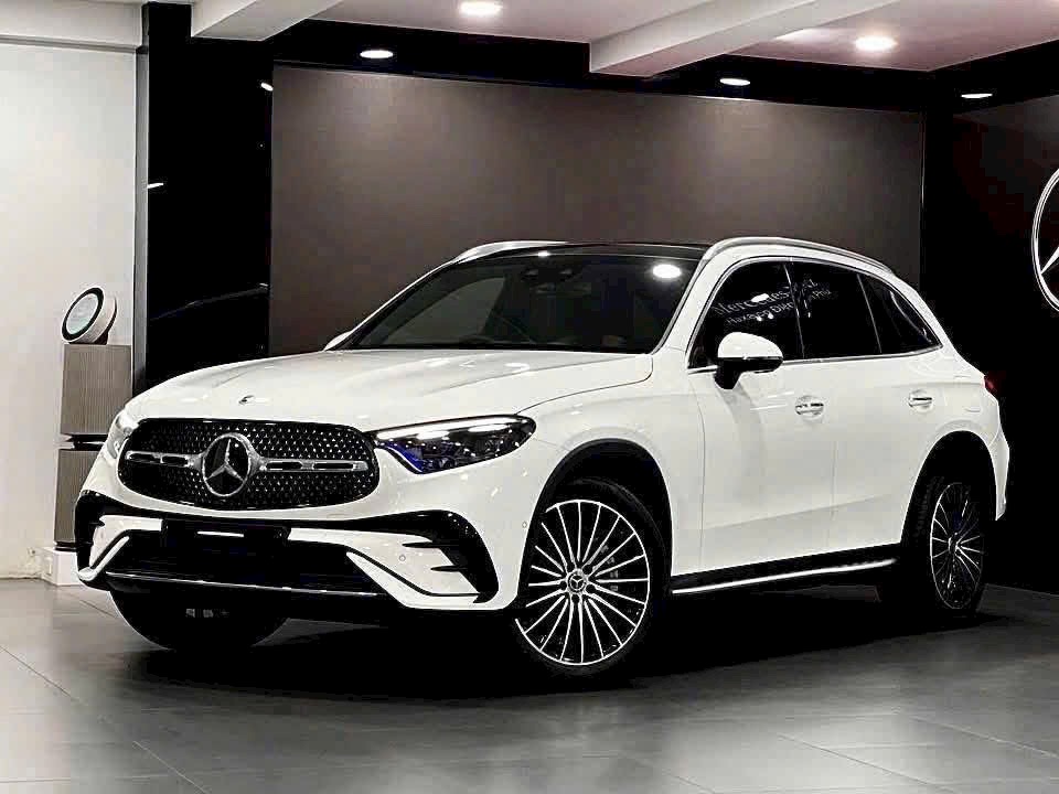 Giá Mercedes GLC 300 4MATIC Lăn Bánh TP.HCM Tháng 8/2026 Mới Nhất
